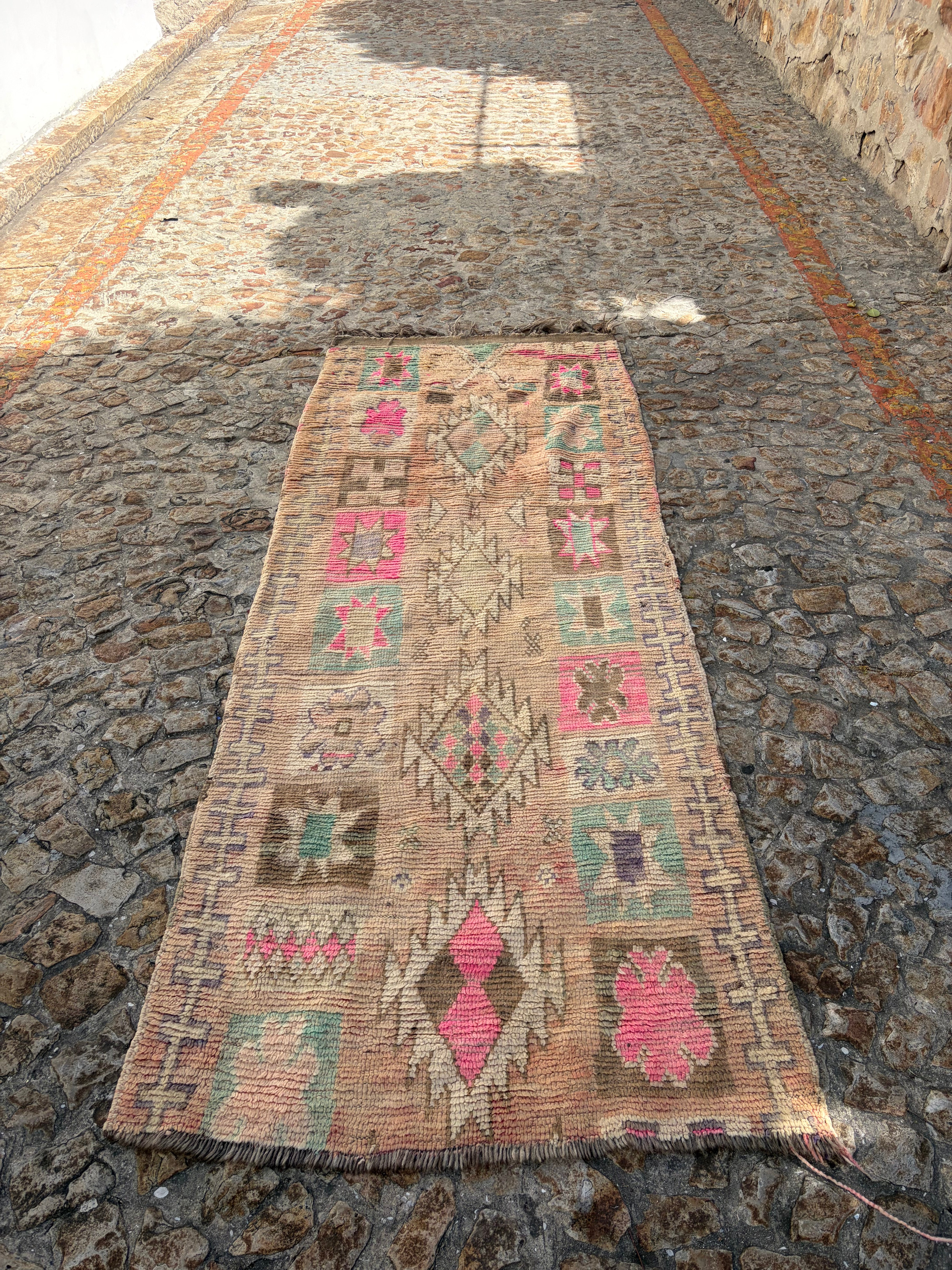 MOR - Unique Vintage Runner (UV-1)