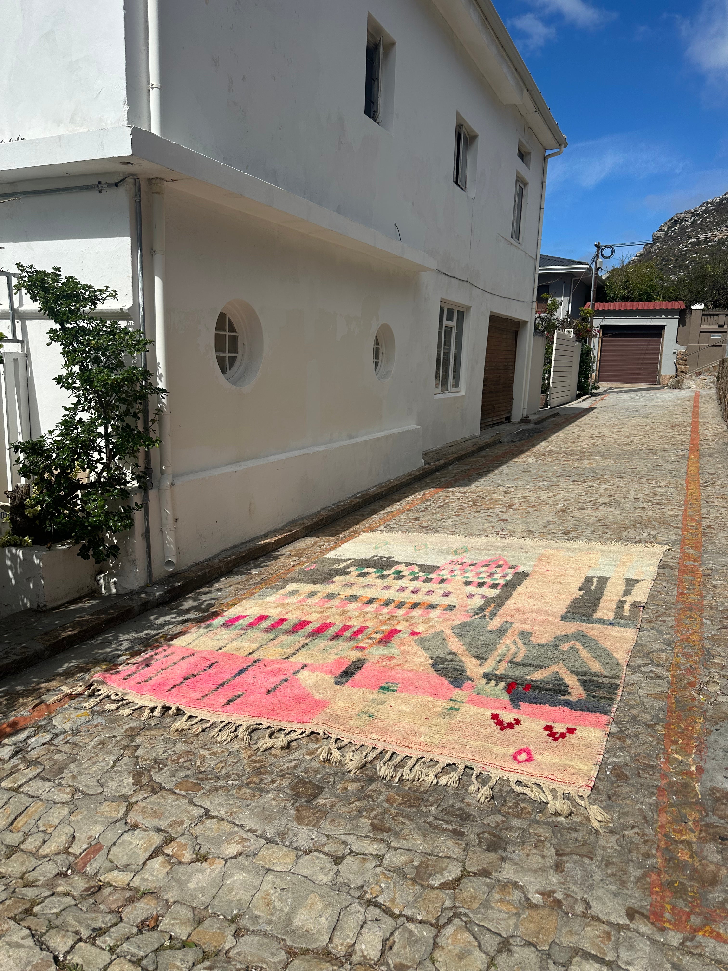 MOR - Unique Vintage Rug (UV-6)
