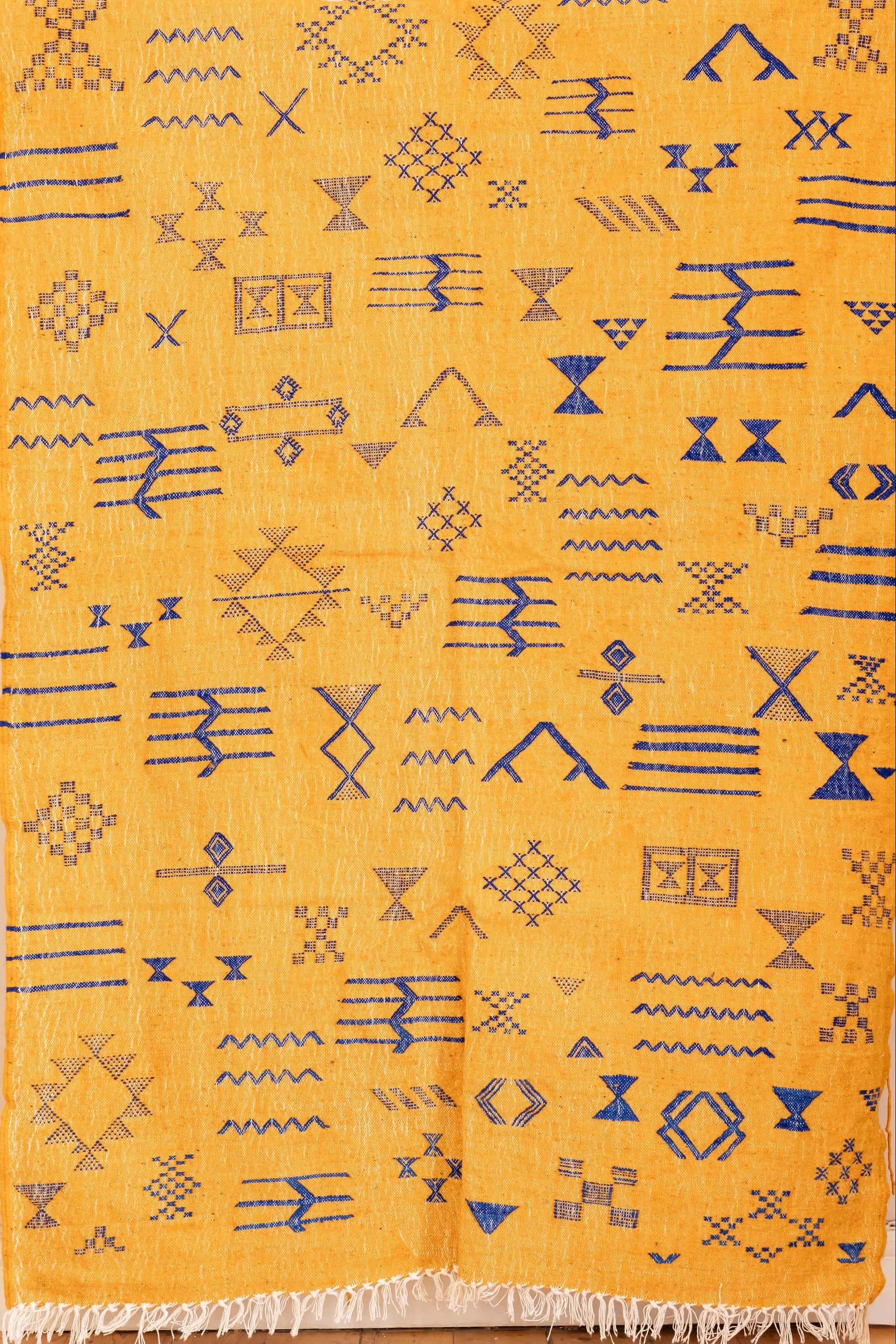 MOR - EMBROIDERED KILIM - MED RUG. (8)