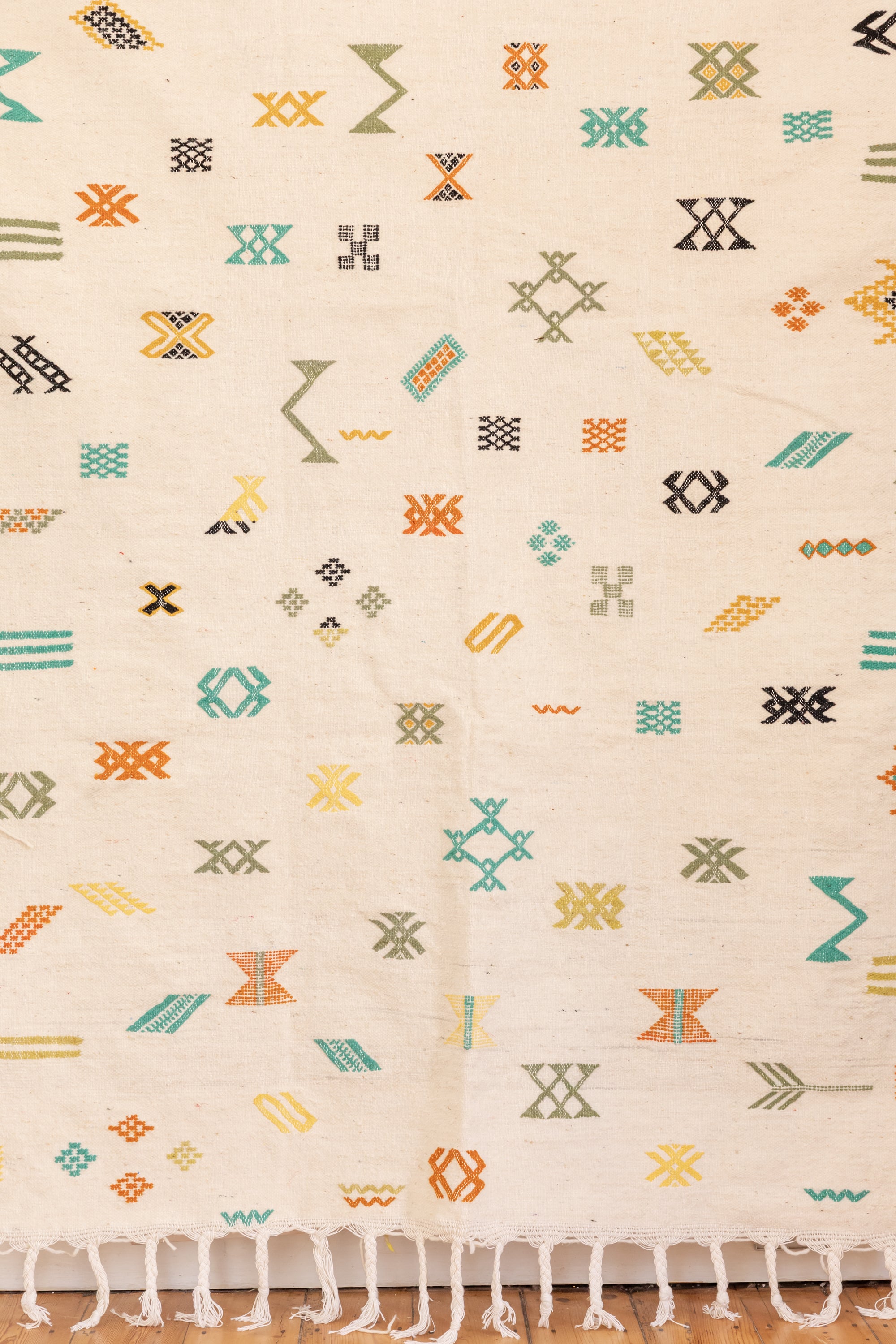 MOR - EMBROIDERED KILIM - MED RUG. (5)