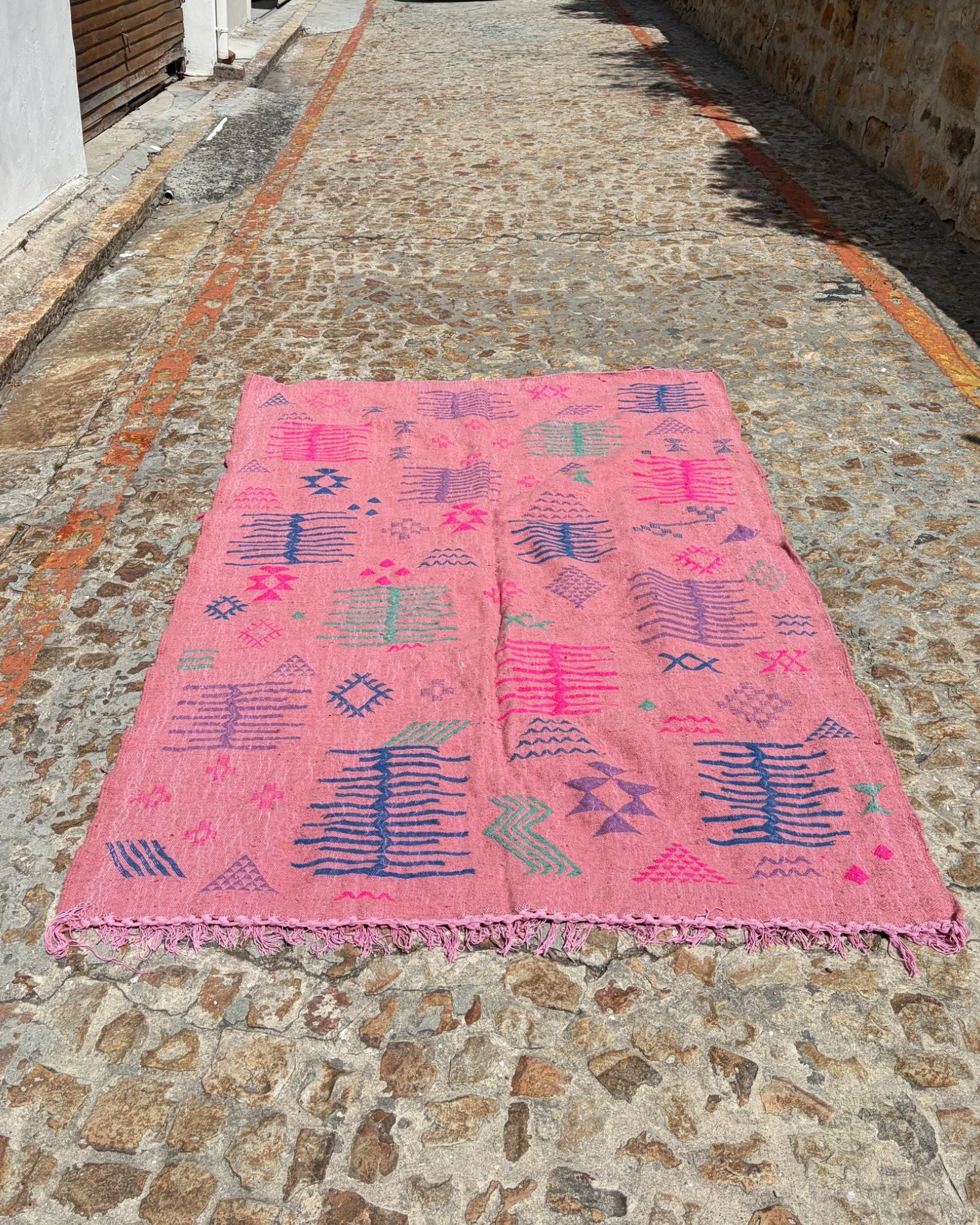 MOR - EMBROIDERED KILIM - MED RUG. (12)